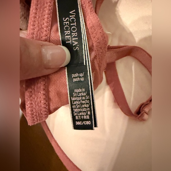 Victoria's Secret Very Sexy Push Up Bra, Size 36C - Picture 3 of 5